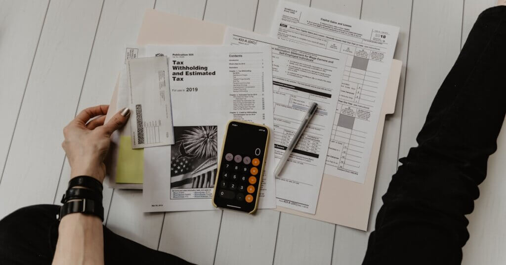 Commission-based salary and pension provisions in Israel