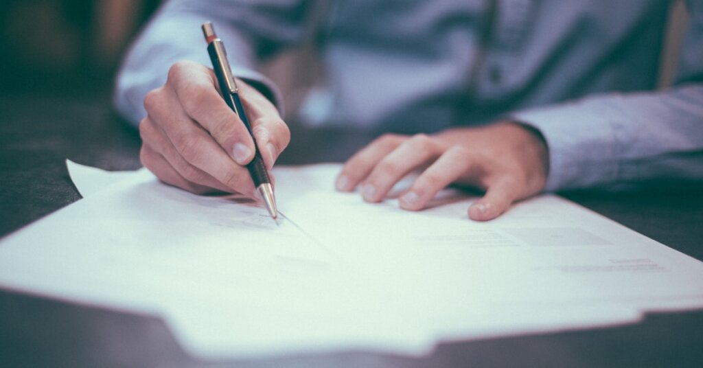 how to hire in Israel legally foreign companies