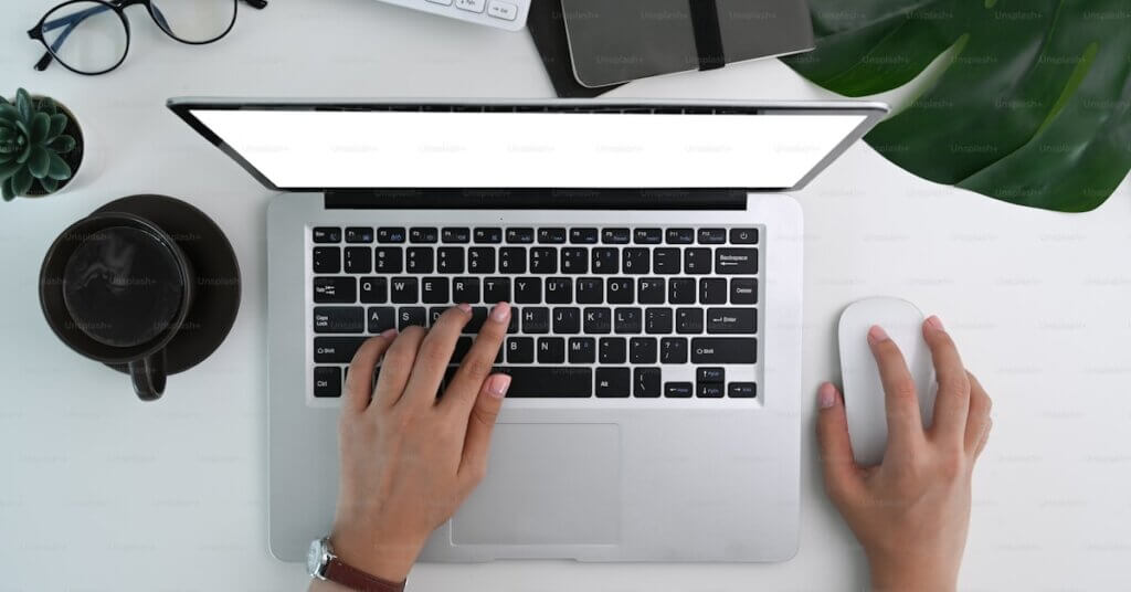Remote Work in Israel: Legal Requirements for Employees and Employers 10 Professional woman working remotely on laptop representing remote work in Israel